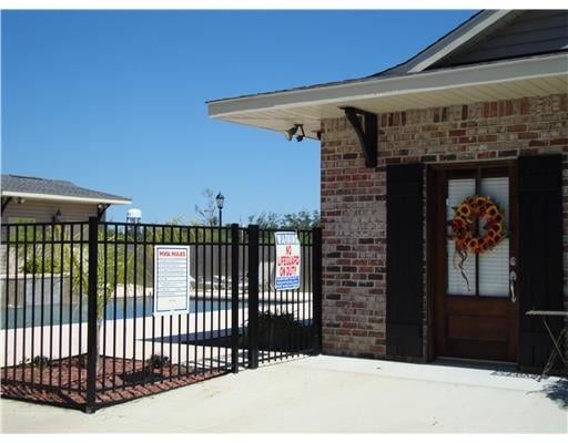 Building Photo - 28 Oak Alley Ln