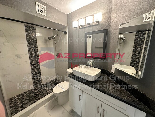 Building Photo - 4770 W New World Dr