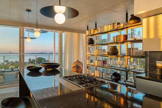 Building Photo - 4701 Meridian Ave