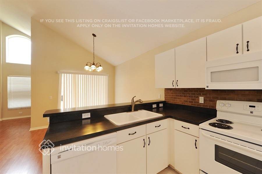 Building Photo - 4802 Woodmere Rd