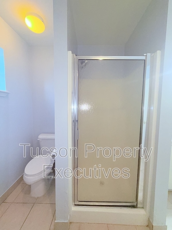 Building Photo - 4741 E 2nd St