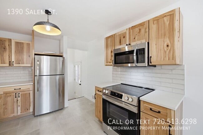 Building Photo - 1390 Salem St