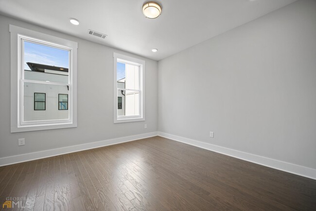 Building Photo - 1034 Robert Smalls Way