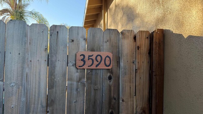 Building Photo - 3590 Cedar Ave