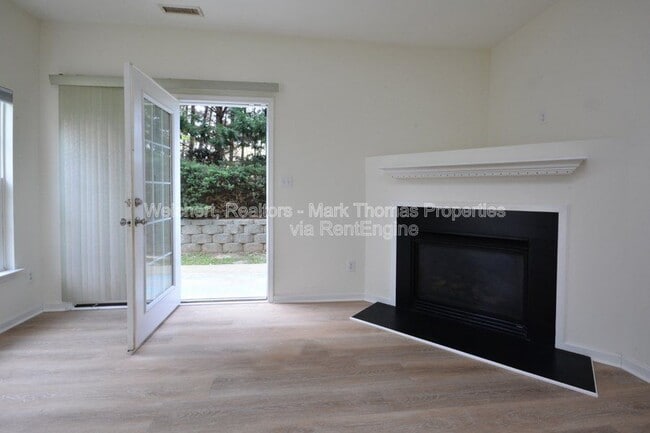 Building Photo - 1326 Holly Grove Way