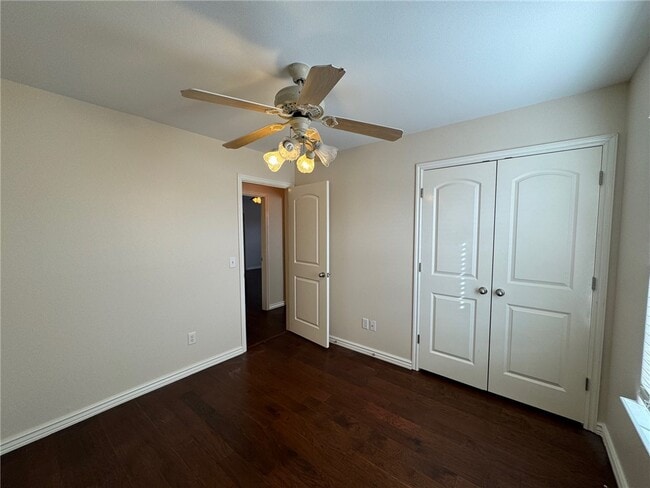 Building Photo - 1300 Yorkshire Dr
