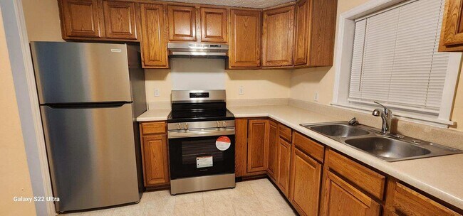 Building Photo - 25 Norton St