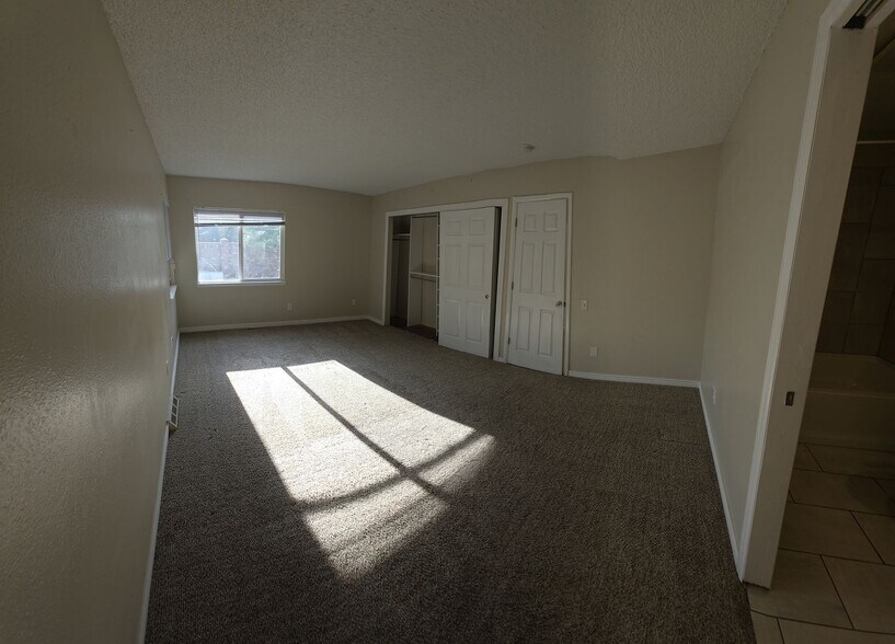 Building Photo - 12250 E Bates Cir