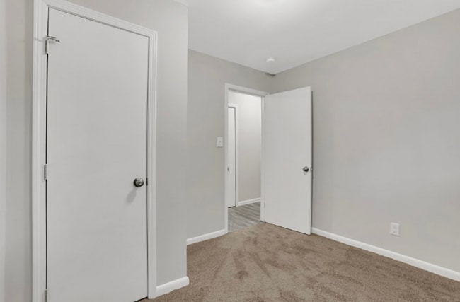 Primary Photo - 2833 Altaview Dr SE