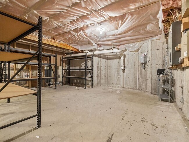 Building Photo - 93 W Goulding St