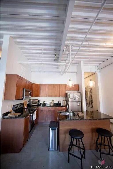 Building Photo - 1075 Baxter St