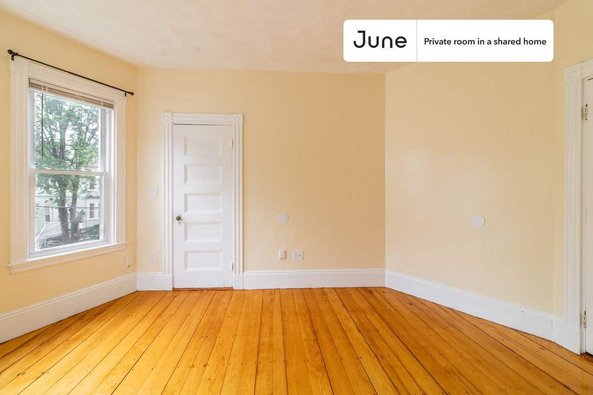 Building Photo - Room in Shared 4 bed/1 bath home