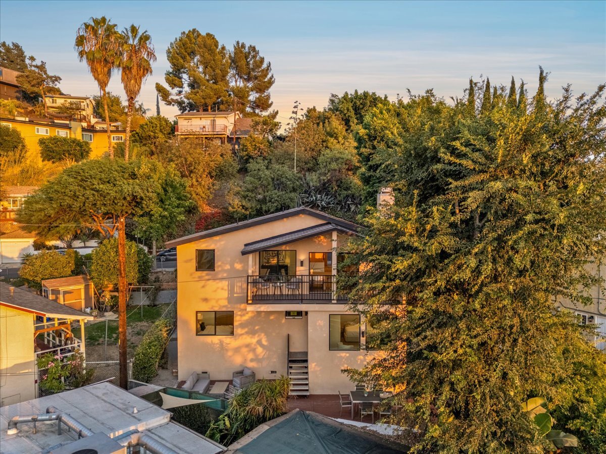 Building Photo - 1930 Kemper St