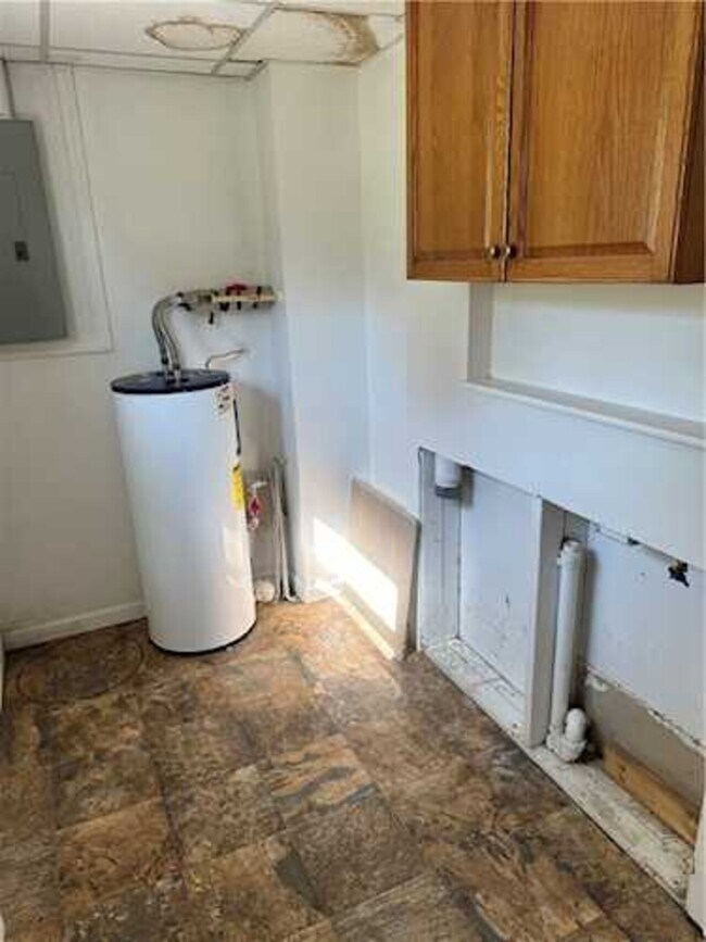 Building Photo - 234 Sunnyland