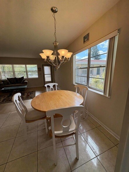 Building Photo - 113 Waltham E