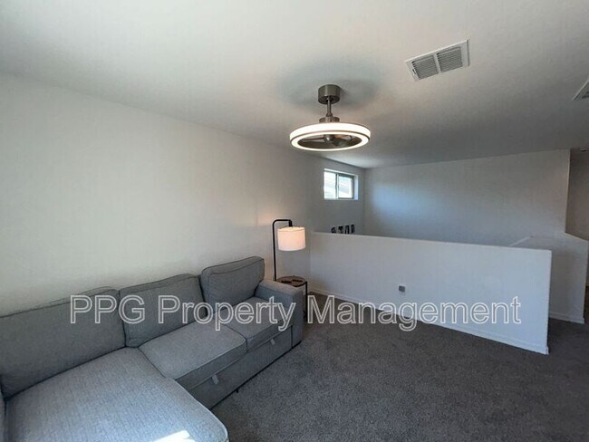 Building Photo - 14118 W Hackamore Dr