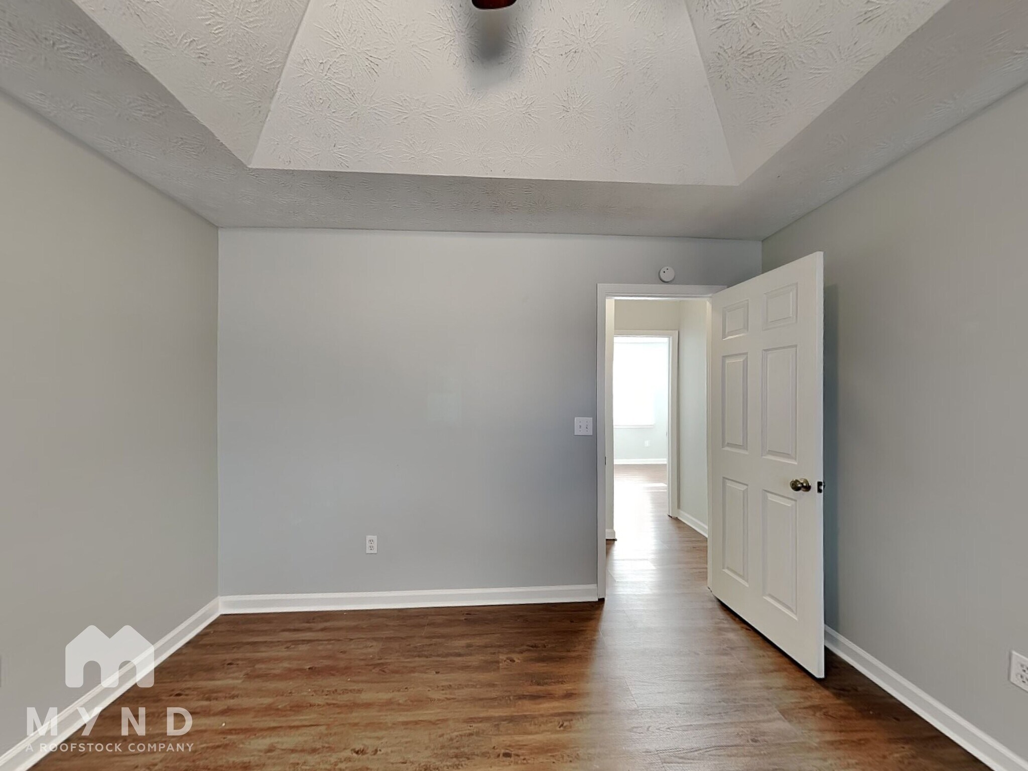 Building Photo - 375 Mountainview Dr
