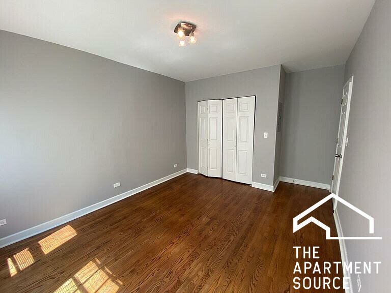 Building Photo - 6504 N Washtenaw Ave