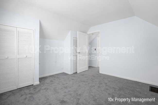 Building Photo - 2204 Sagamore Rd