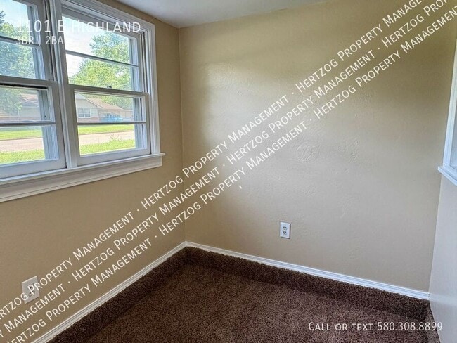 Building Photo - 1101 E Highland-