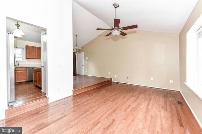 Building Photo - 10135 Forest Hill Cir