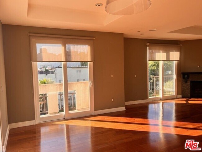 Building Photo - 8609 W Knl Dr