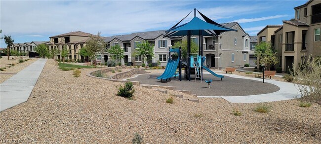 Building Photo - 630 Bellus Pl