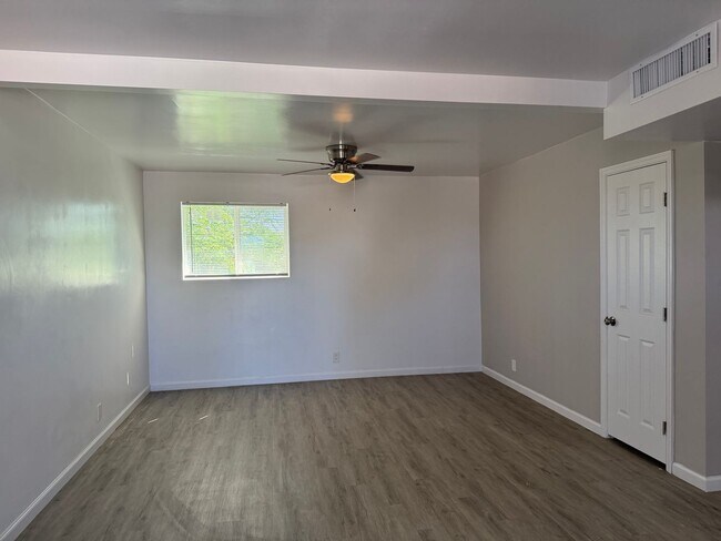 Building Photo - 1 Bedroom Phx. Apartment