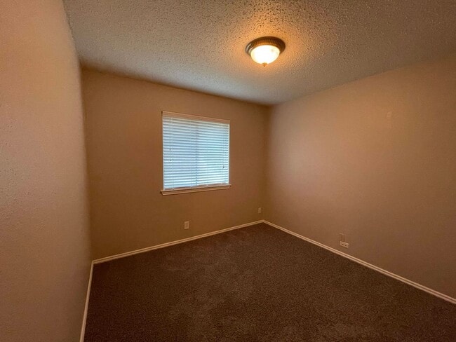 Building Photo - CUTE 3 BEDROOM HOME ON CUL-DE-SAC WITH LARGE BACK YARD*FRESH INTERIOR PAINT*2 CAR GARAGE*FIREPLAC...