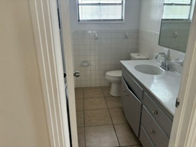 Building Photo - 8718 Ednam Pl