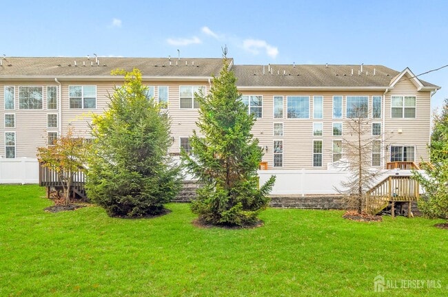 Building Photo - 304 Cambridge Dr