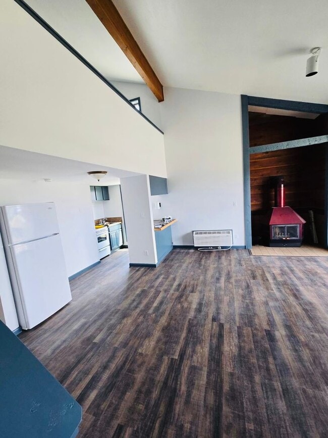 Building Photo - Newly Remodeled Loft Apartment – 1.5 Baths, Fireplace, Water, Sewer, Trash, Snow Removal, and Lan...