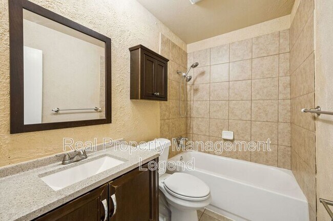 Building Photo - 1312 Goodwin Dr