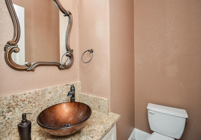 Building Photo - 1205 Aurora St