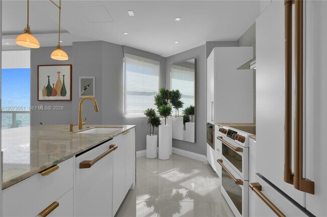 Building Photo - 4201 Collins Ave