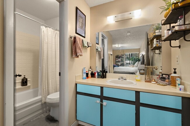 Building Photo - 1118 City Park Ave