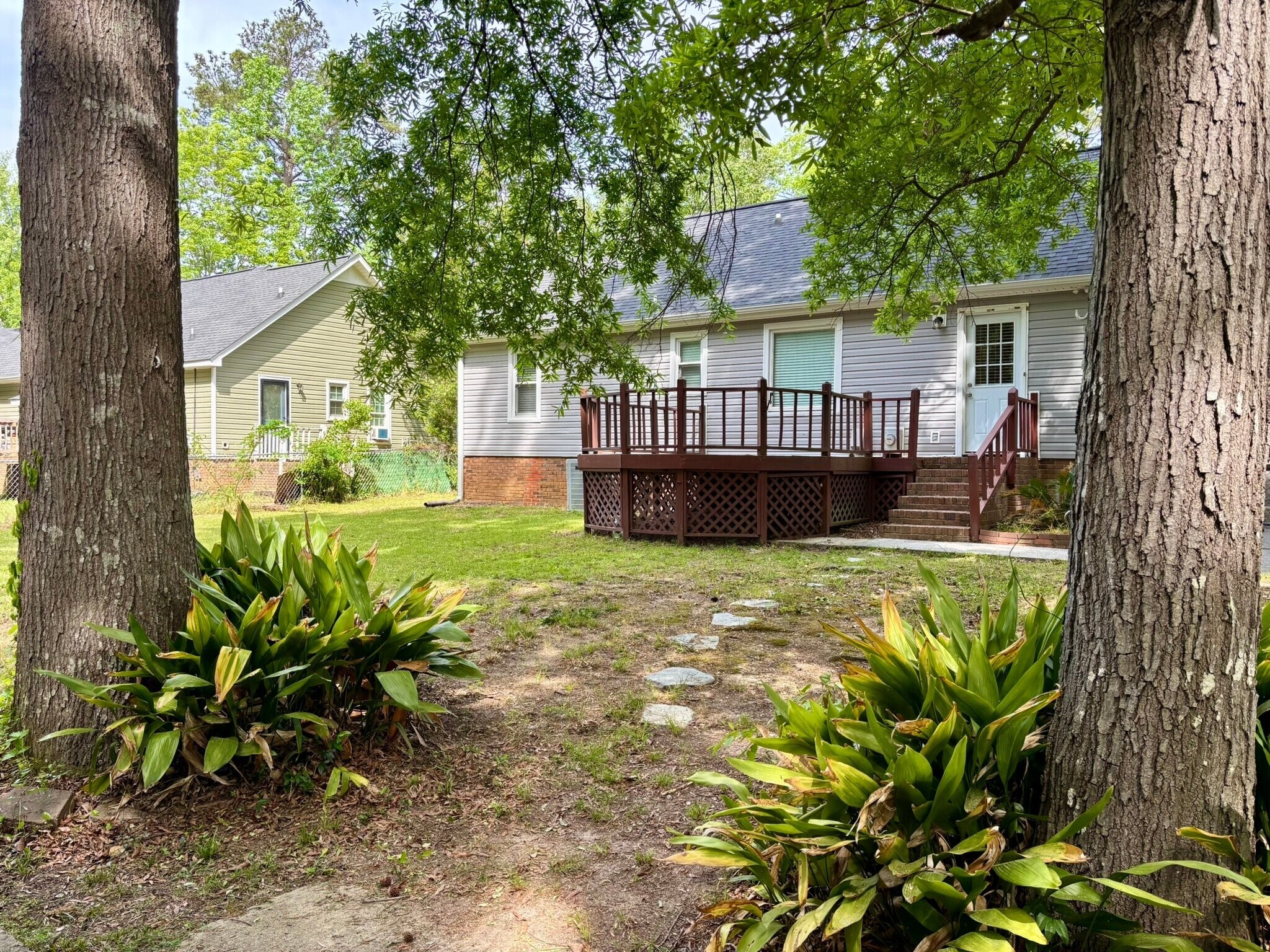 Building Photo - 548 Kenton Dr