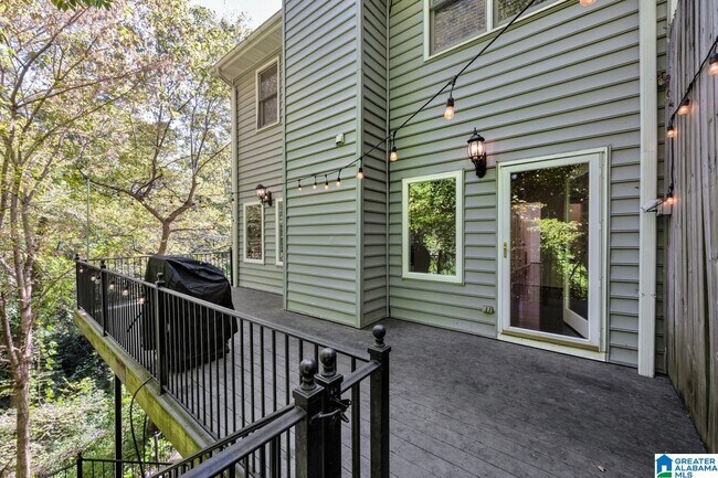 Building Photo - 25 The Falls Dr