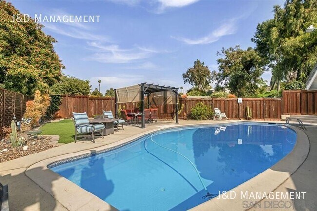 Building Photo - 3705 Putter Dr