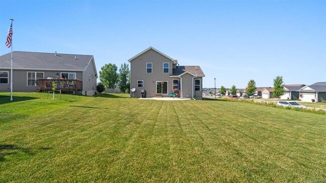 Building Photo - Move-In Ready Home with an Excellent Location