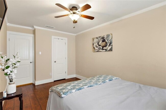 Building Photo - 6101 Harwin Ln