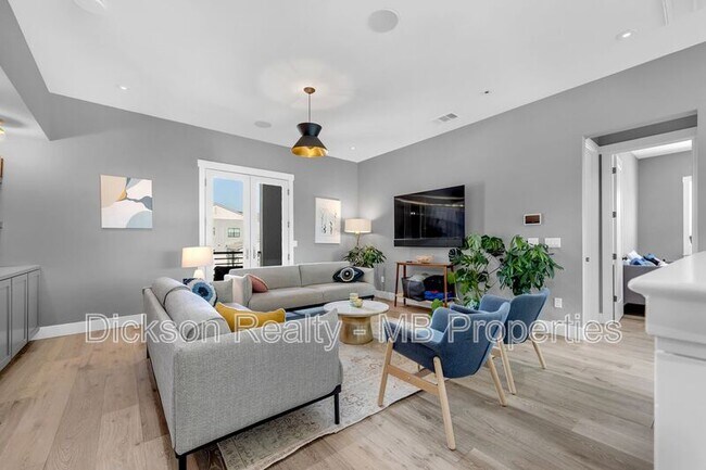 Building Photo - 6120 Triple Crown Dr