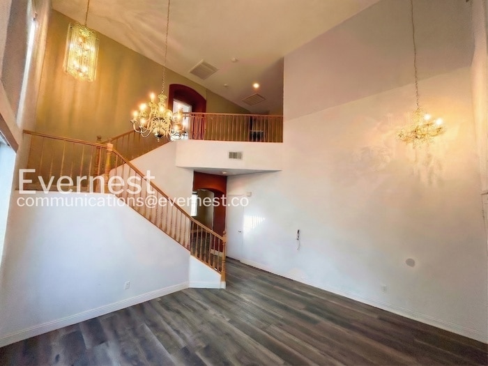 Building Photo - 2701 Old Bear Canyon St