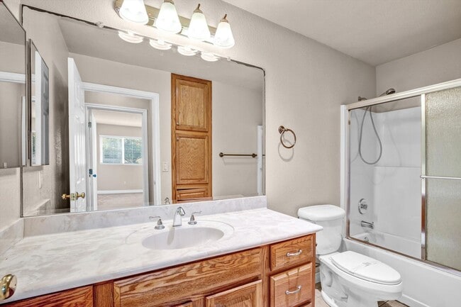 Building Photo - Cozy 2 BD, 1 BA Condo in Las Palmas Villas!