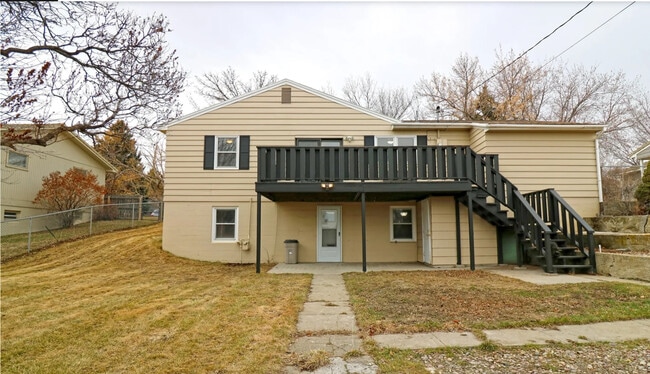 Building Photo - 1114 Knight St
