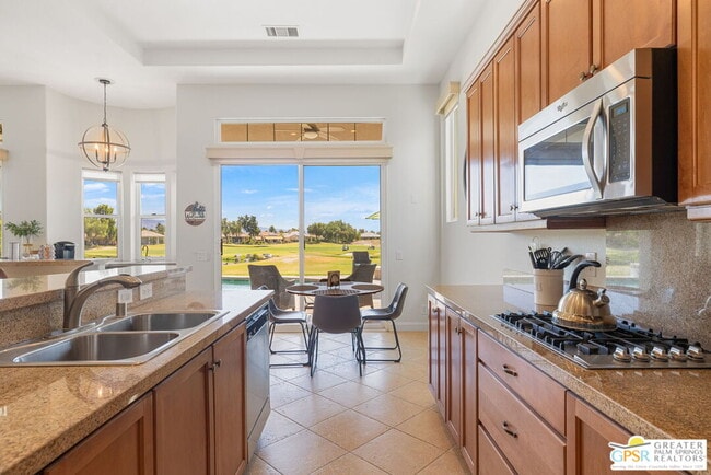 Building Photo - 88 Vía Las Flores