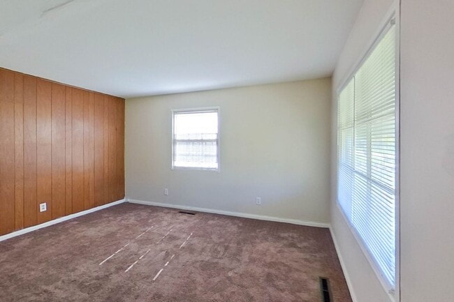 Building Photo - Charming 3-Bedroom, 1-Bath Single-Family Home near E 5th Ave