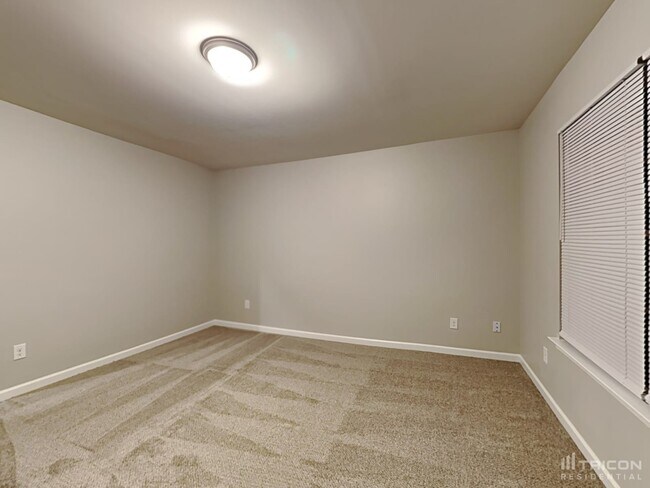 Building Photo - 533 Elmwood Pond Ct