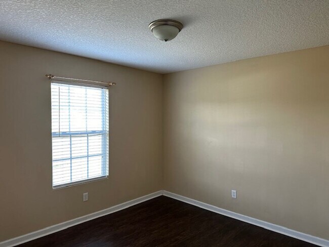 Building Photo - 4 Bedroom in Whispering Pines