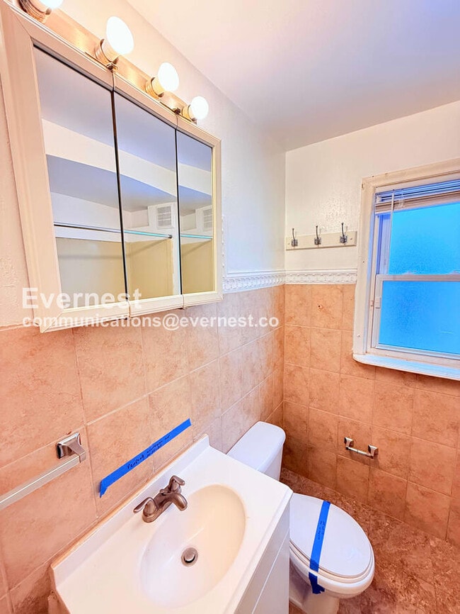 Building Photo - 6901 Heyden St